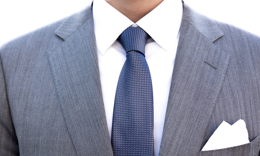 What Color Tie with a Charcoal Suit